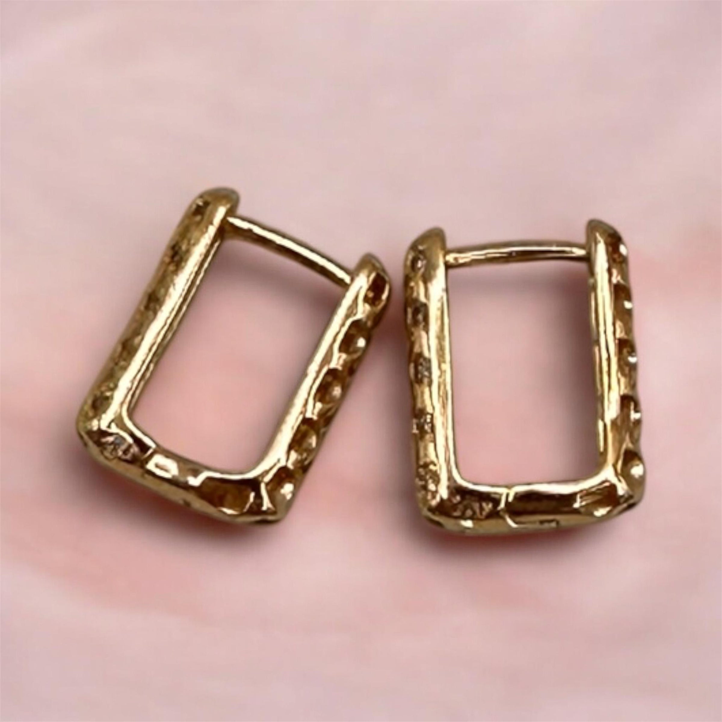Rectangle huggie hoop