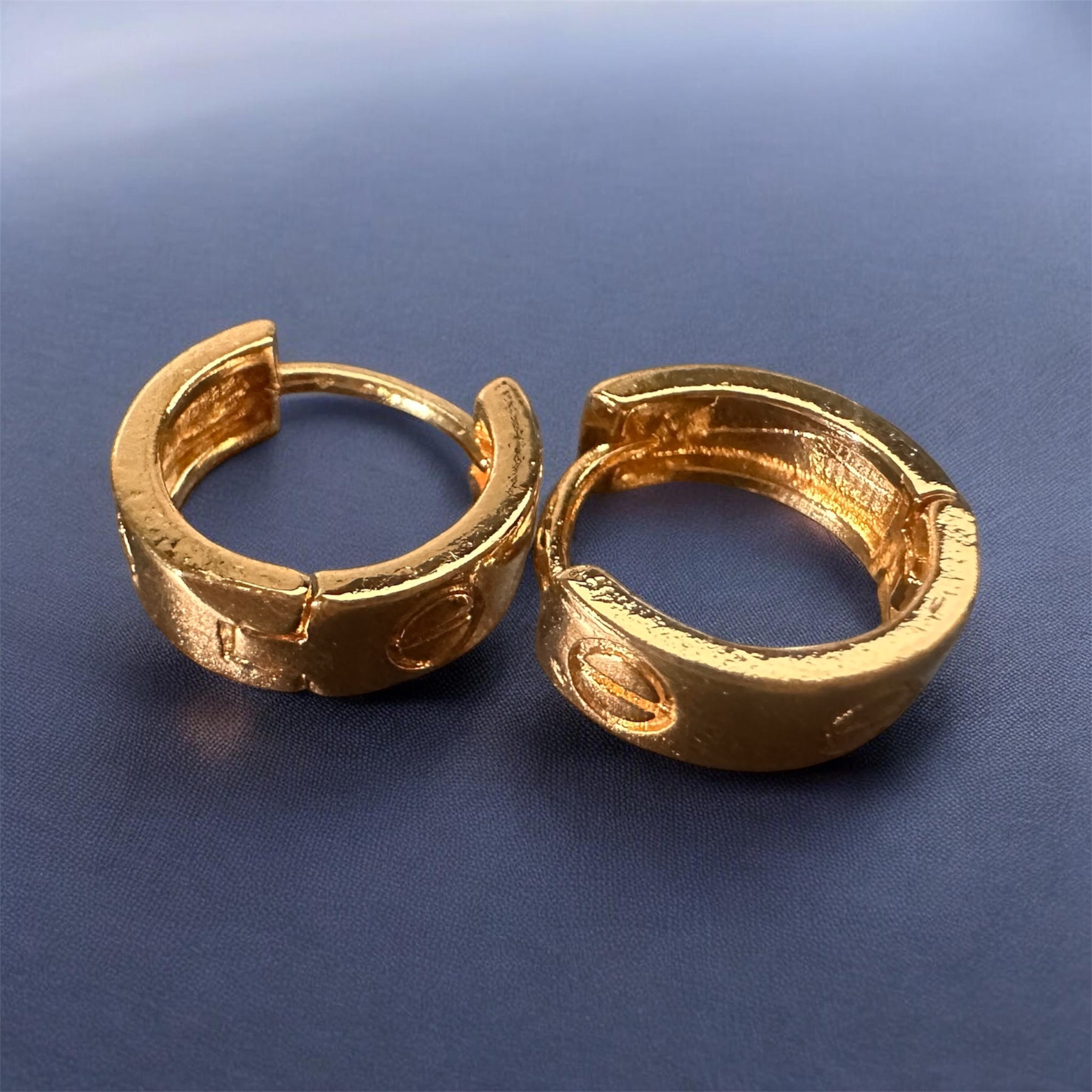 Huggee Love Earrings
