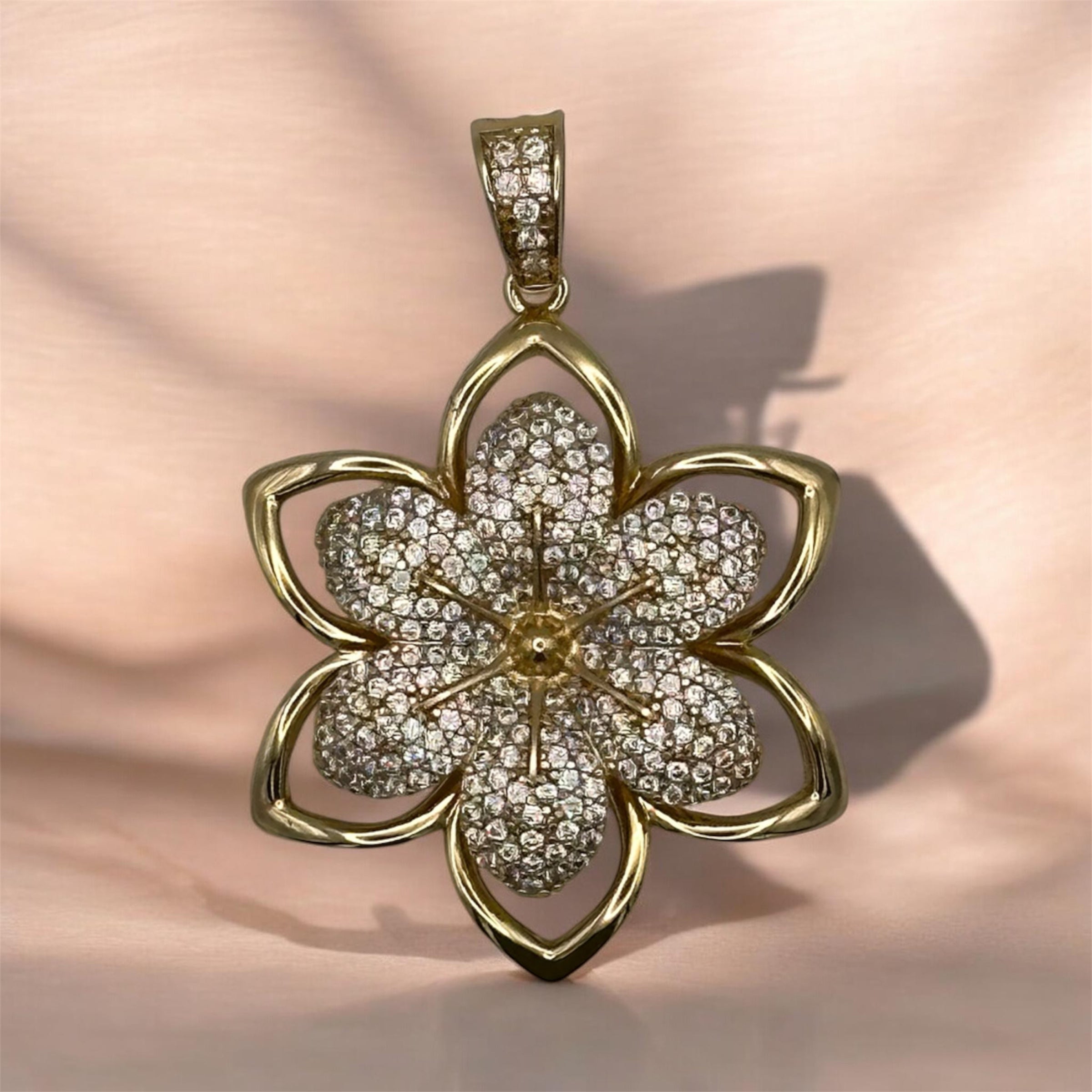 Blooming Pendant