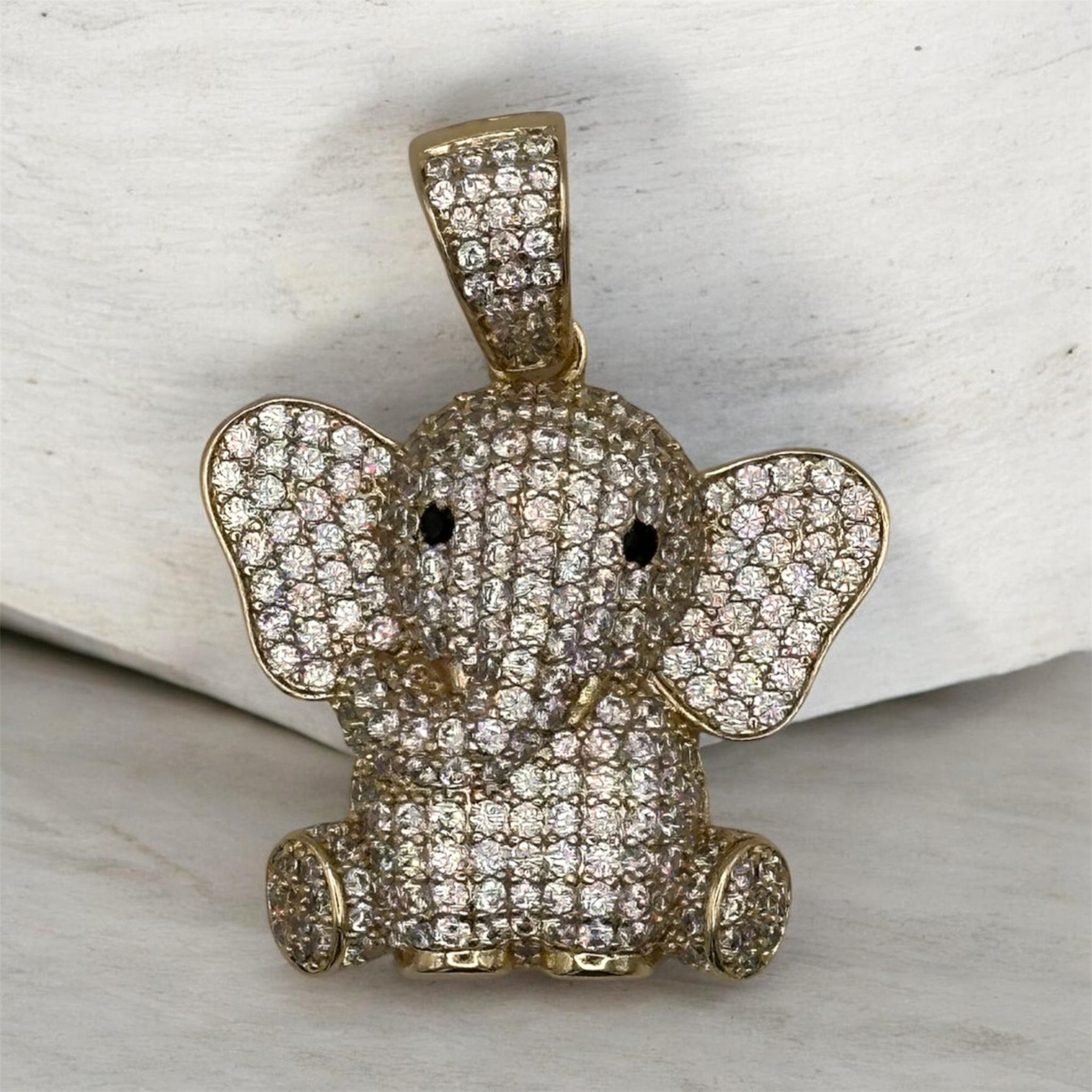 Dumbo elephant pendant