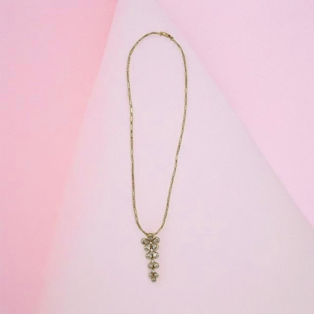 Flower necklace