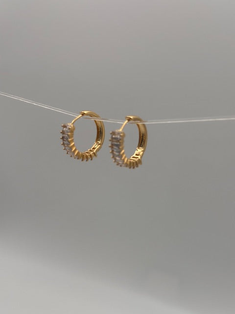 Hoop emerald cut