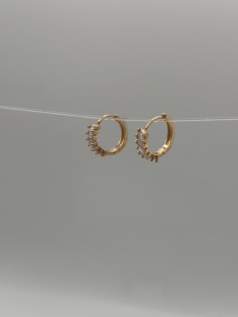 Pave twist hoop